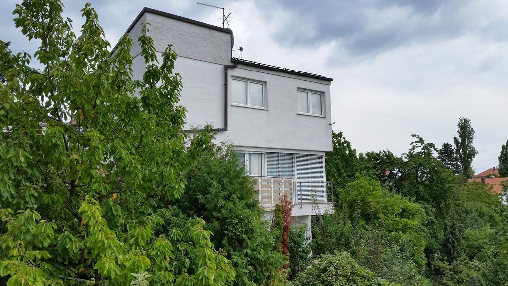 アパートメント アンド ルームズ トゥルシェ ザグレブ 部屋 写真